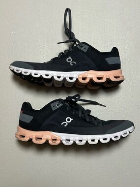 On Cloud Black Athletic Sneakers - Size 7